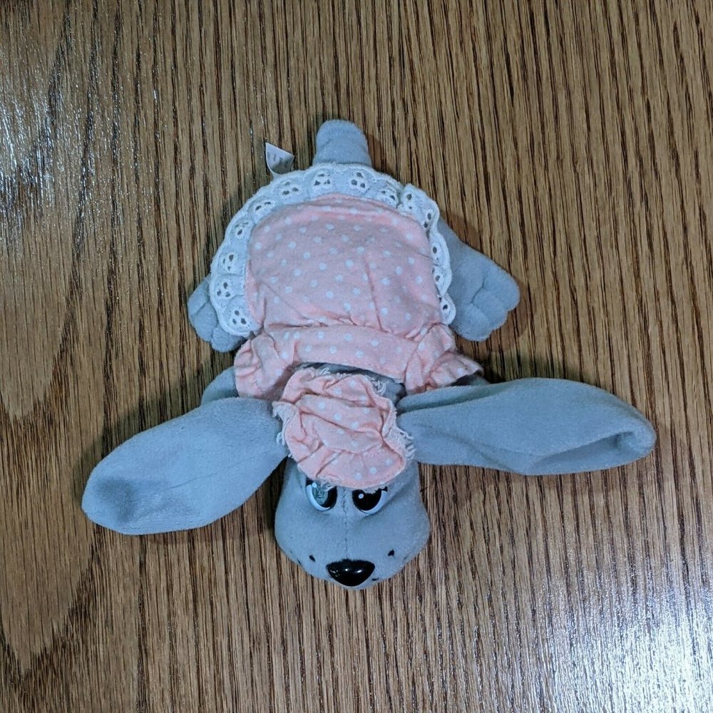 Vintage 1996 Pound Puppies Galoob Toys Grey Dog With Nightgown And Cap Plush Toy